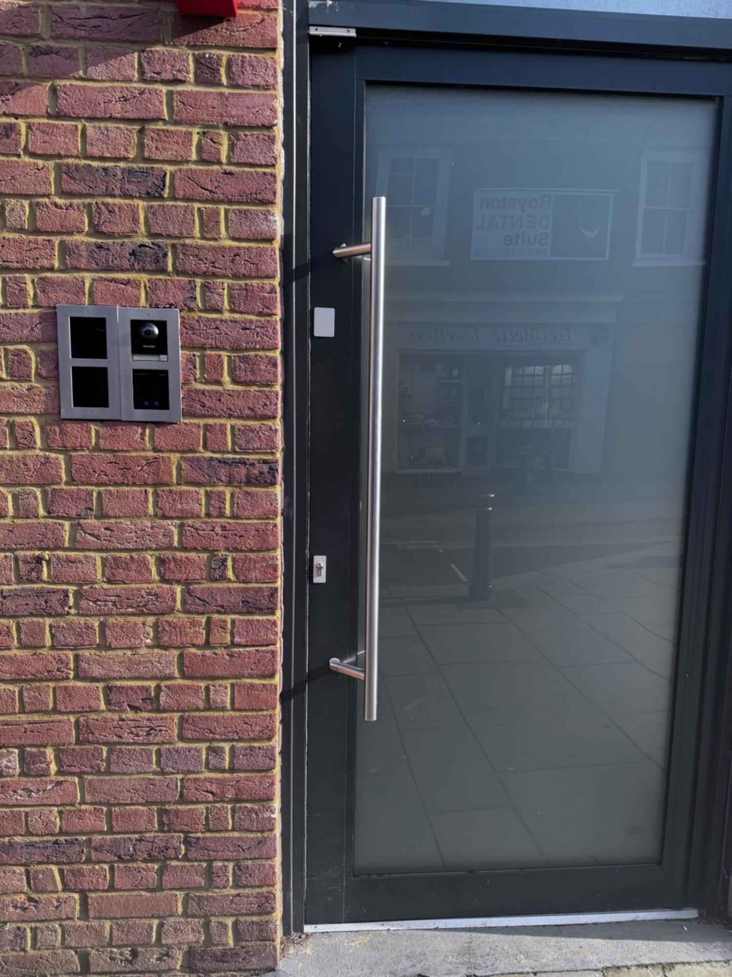 New 2 Bed Apartment In Royston High St Εξωτερικό φωτογραφία